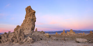 Tufa towers in the desert