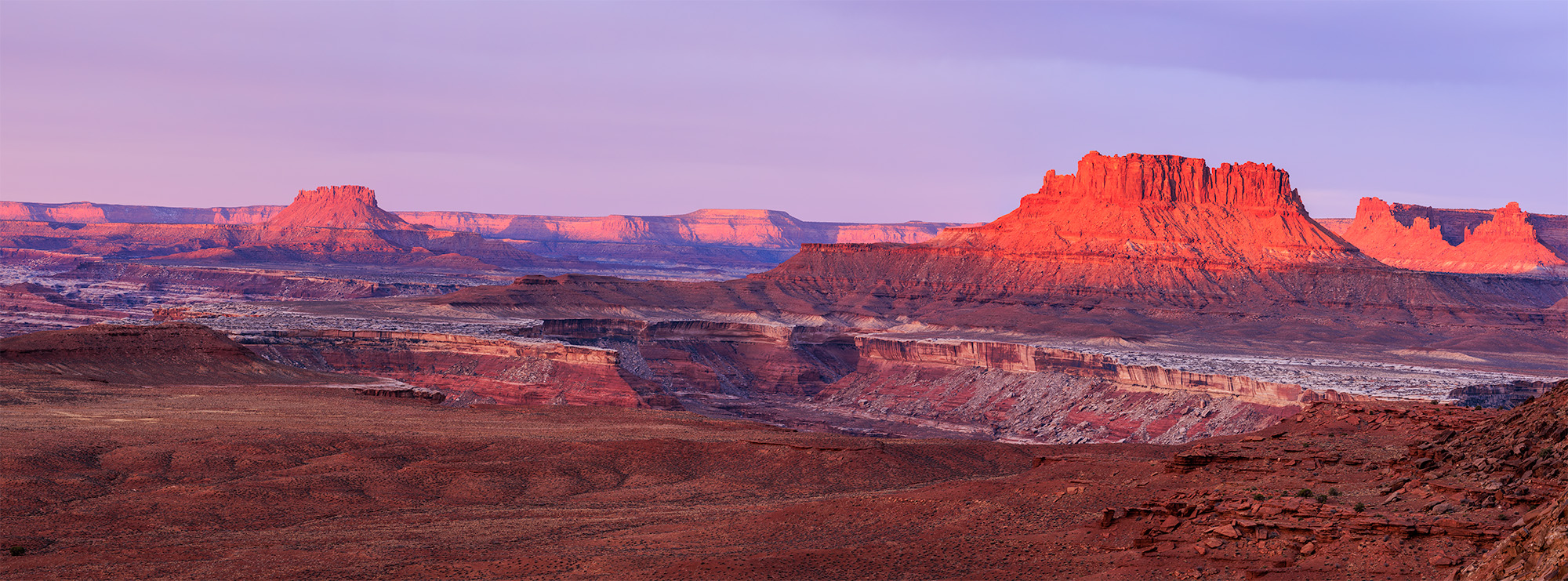 Ekker & Elaterite Buttes Ekker and Elaterite-Buttes lit up in early dawn light as the sun rose one spring morning in southern Utah.